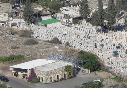 אתר קבר רחל בשטח בית הקברות המוסלמי